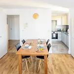 The Bright Flat In Whitechapel